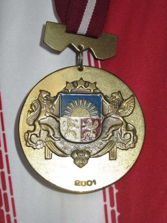 медаль за третье место чемпионата высшей лиги Латвии 2001 года 1