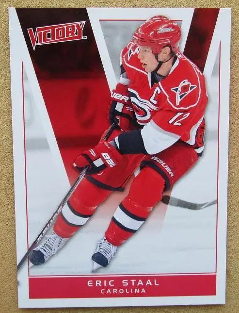 НХЛ Эрик Стаал Каролина Харрикейнз № 28