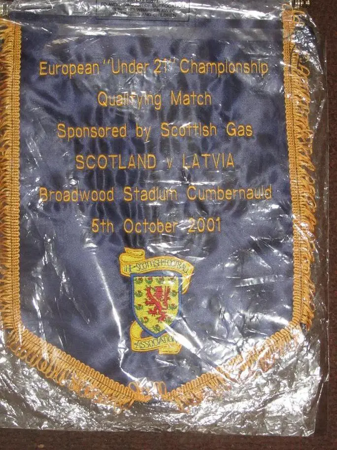 вымпел матчевый Шотландия - Латвия 05.10.2001 Ю-21