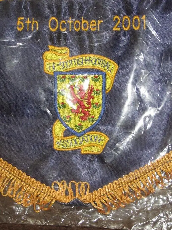 вымпел матчевый Шотландия - Латвия 05.10.2001 Ю-21 1