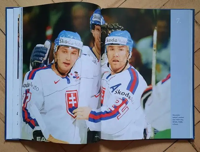 2003 чемпионат мира по хоккею Хельсинки Финляндия. Бронзовые Хельсинки 4