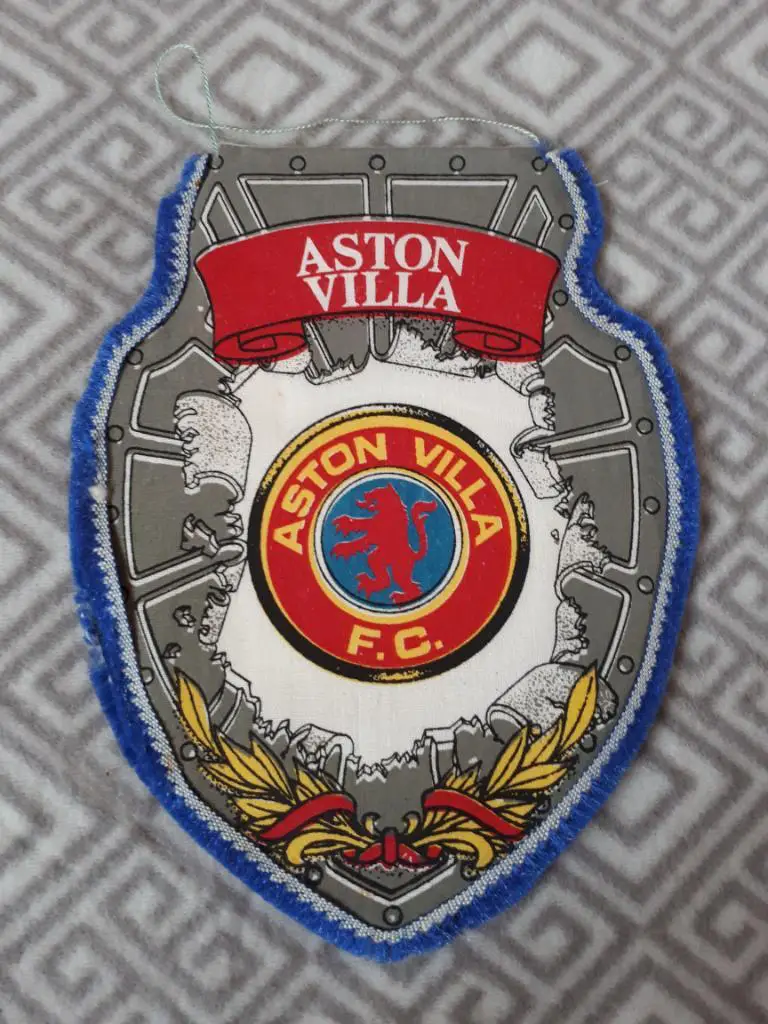 вымпел футбольный клуб Астон Вилла