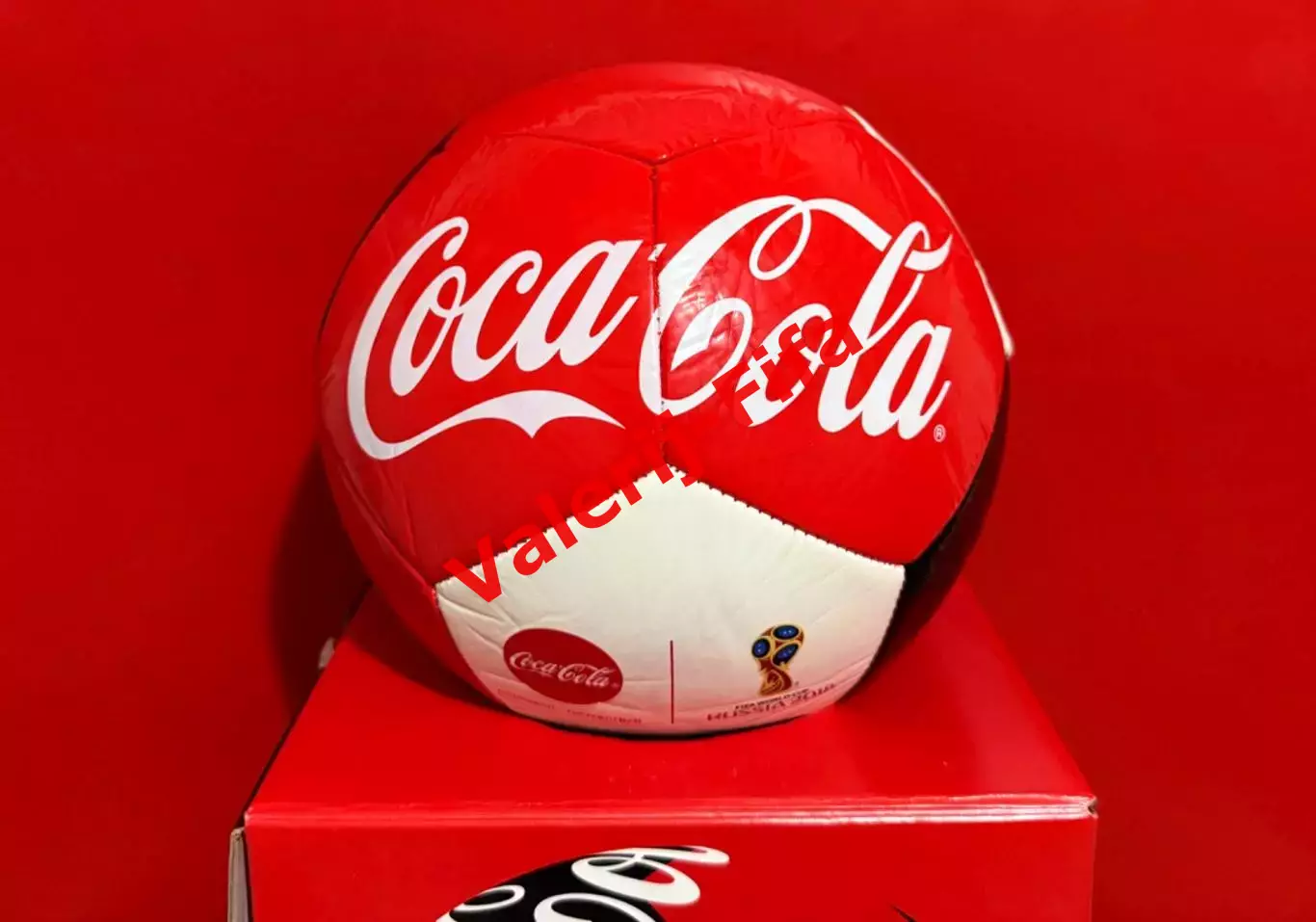 Мяч Кока-кола в коробке. Чемпионат мира 2018 1