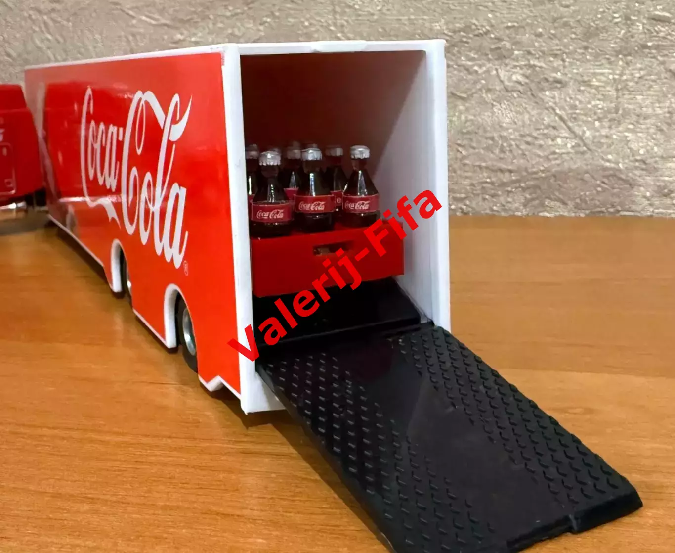 Большой Коллекционный грузовик Кока-кола 4