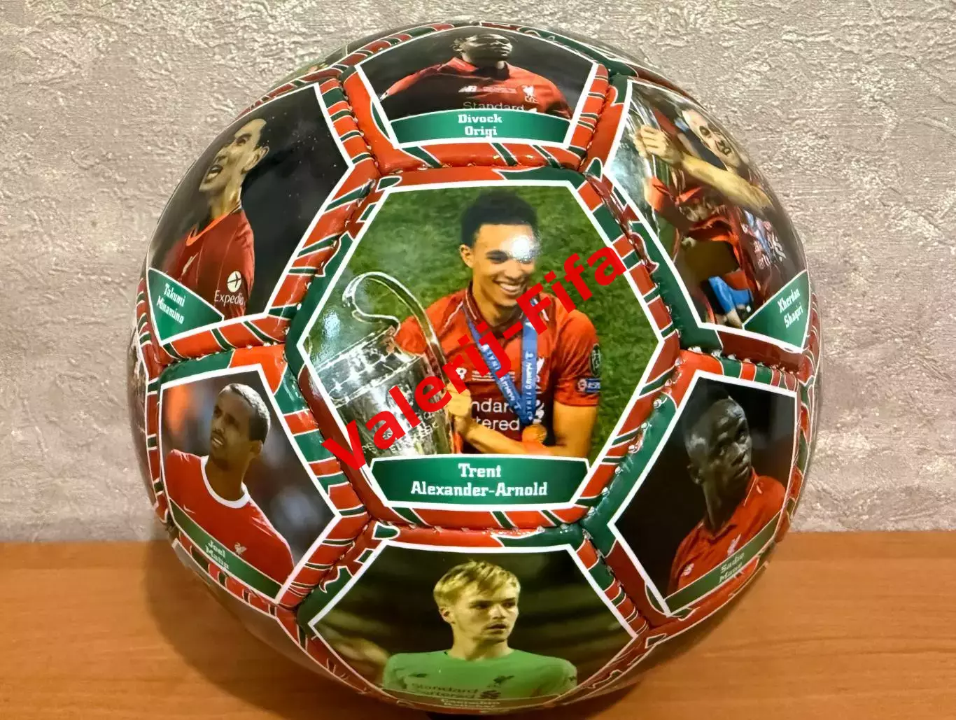 Коллекционный мяч Фк Ливерпуль 5