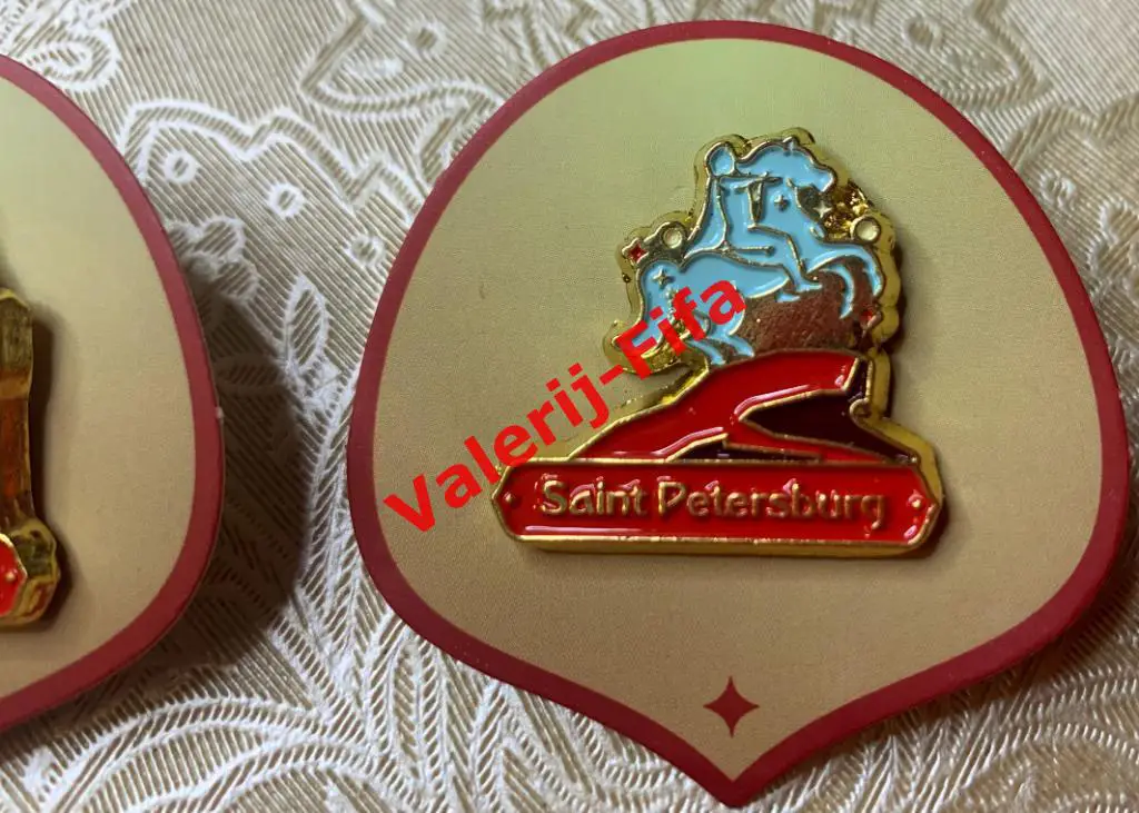 Набор 2 значка Города Организаторы Fifa Чм 2018 2