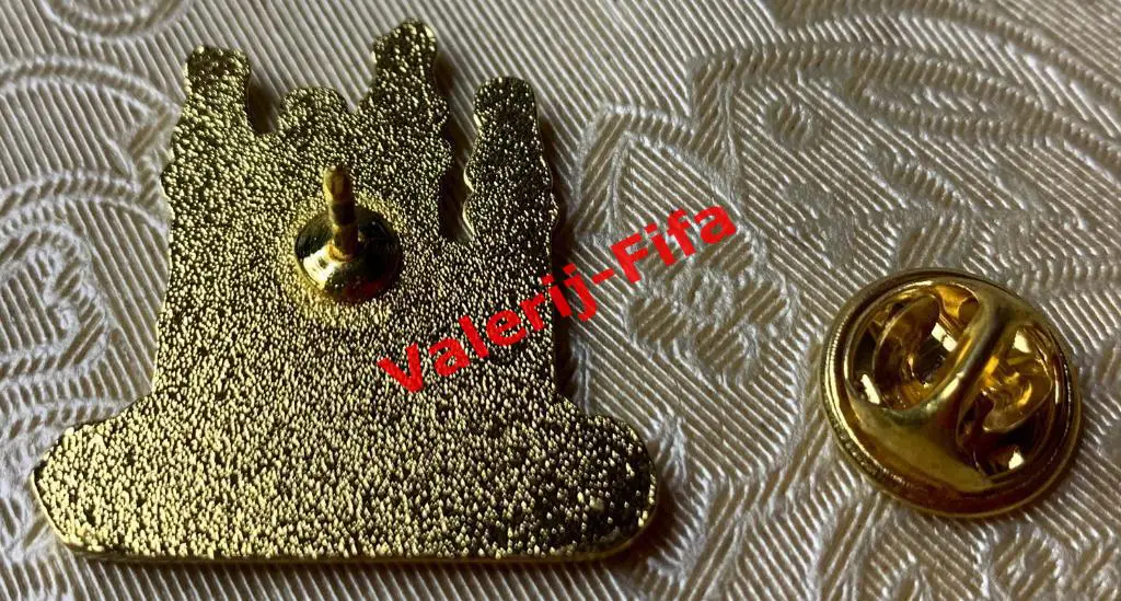 Набор 2 значка Города Организаторы Fifa Чм 2018 3