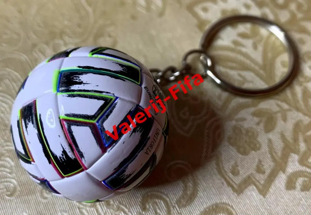 Брелок Мяч Чемпионата Европы по футболу Уефа Евро 2020 - 2021 2