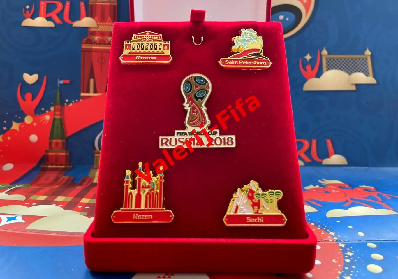 Спонсорский набор 5 значков. Кубок Fifa 2017 1