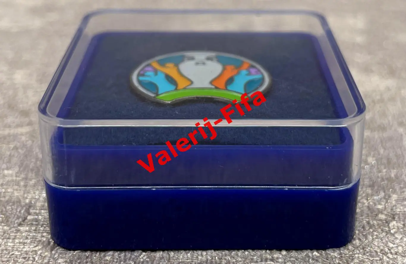 Эксклюзивный значок Кубок Уефа Евро 2020 3