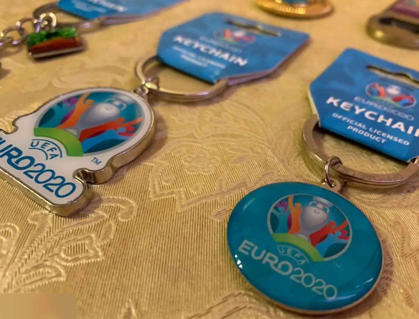 РАСПРОДАЖА! Набор брелков металл УЕФА ЕВРО UEFA EURO 2020 (8 штук) 6