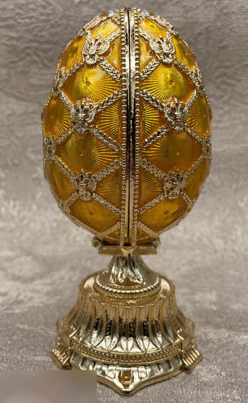 Яйцо Императорское в стиле Фаберже с корзиной цветов, золотое 4