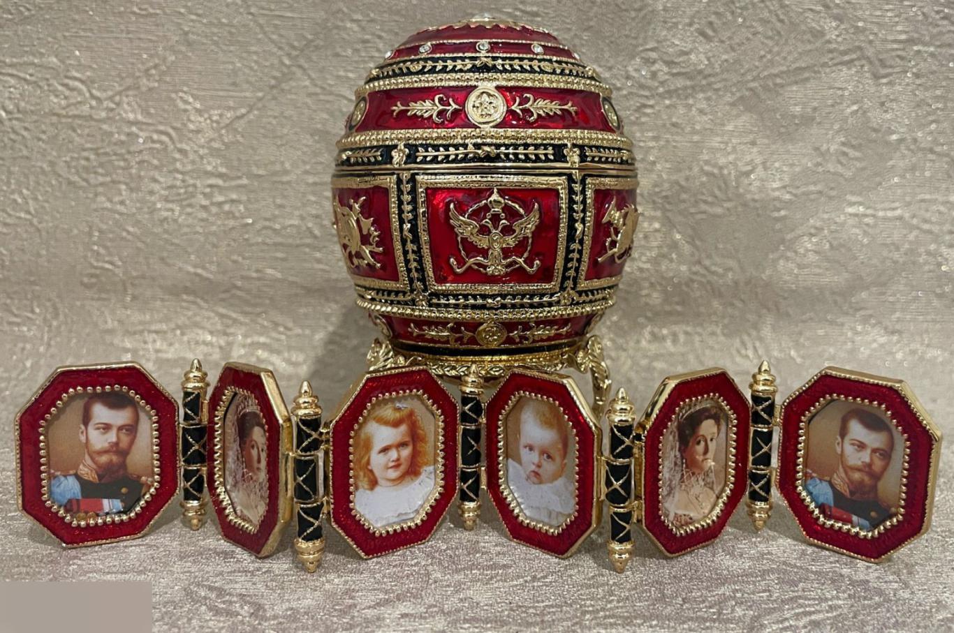 Императорское яйцо Фаберже "Наполеоновское", красное