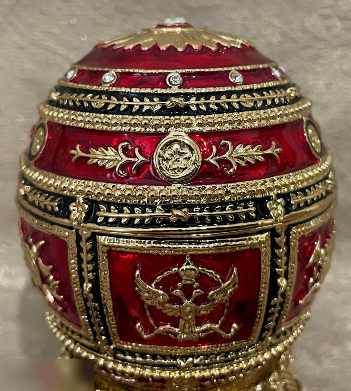 Императорское яйцо Фаберже "Наполеоновское", красное 1