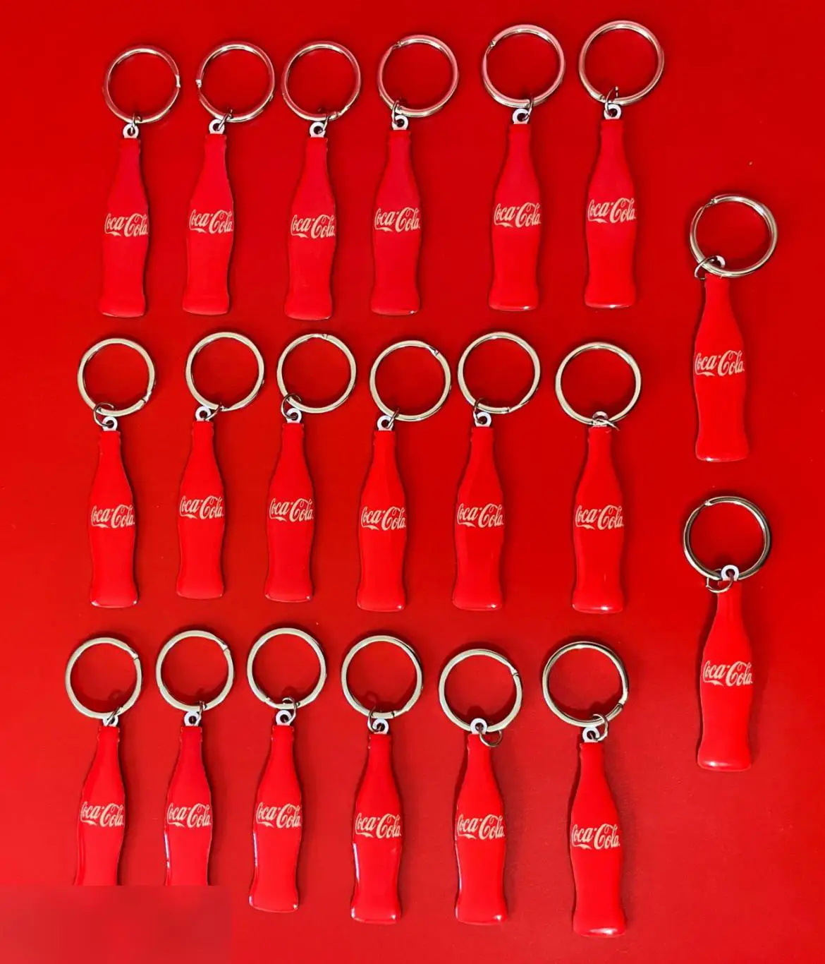Оптовый лот. 20 эксклюзивных брелков Бутылочка Кока-кола 1