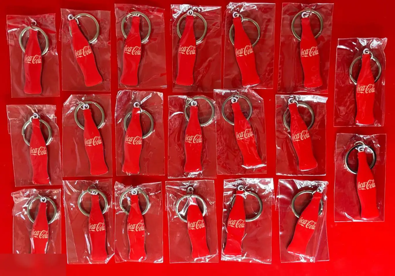 Оптовый лот. 20 эксклюзивных брелков Бутылочка Кока-кола 7