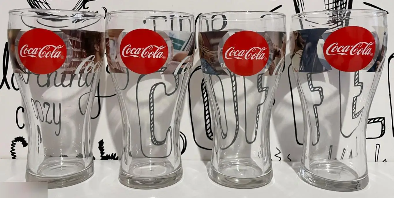 Набор 4 стакана с девушками Кока-кола 4