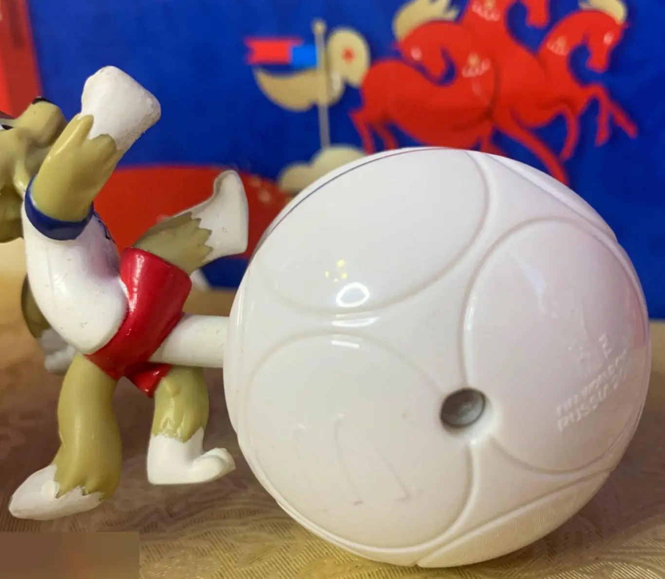 Забивака на мяче. Игрушка из Макдональдс 1