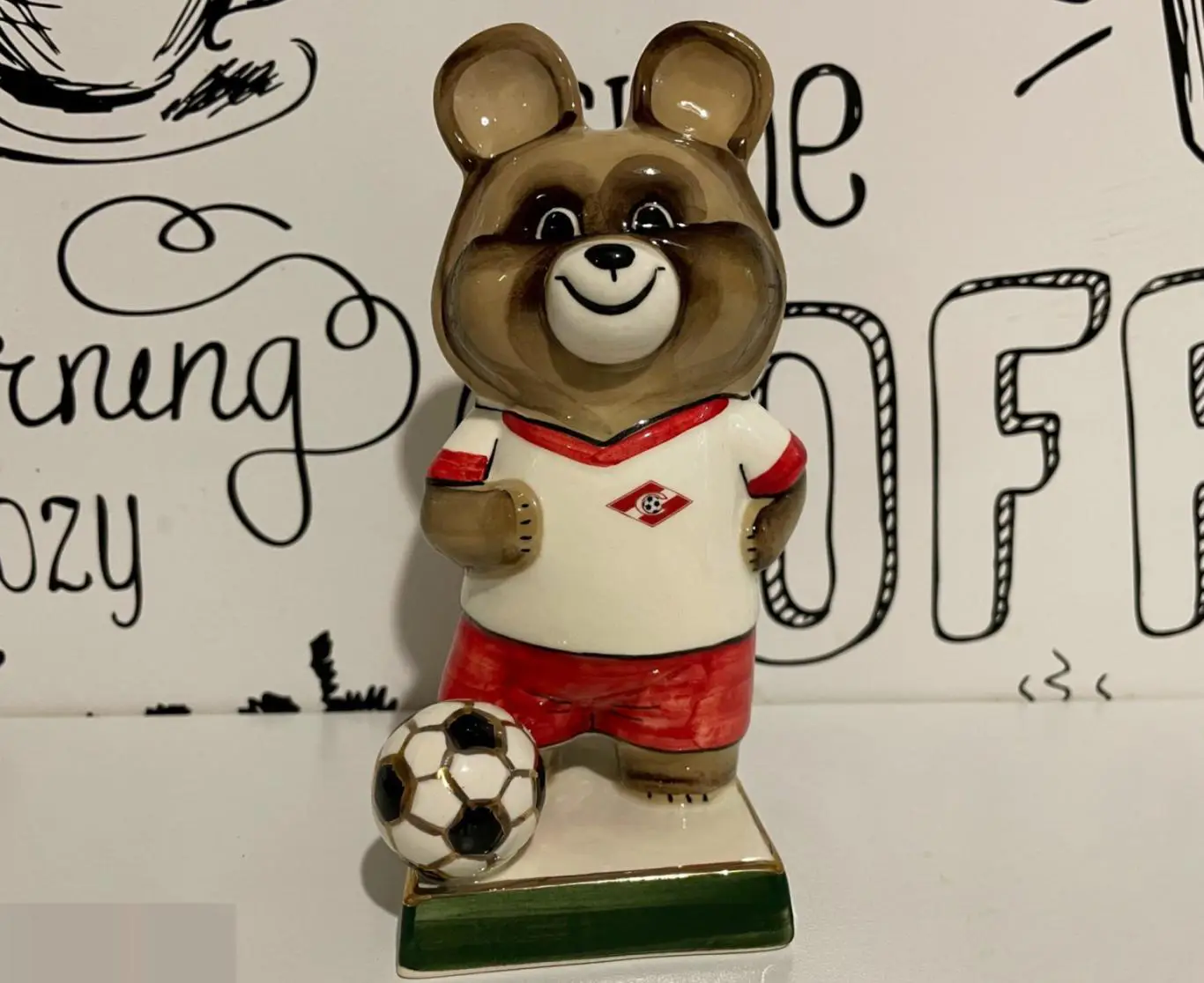 Олимпийский Мишка Футболист Спартак (красный). Олимпиада Москва 1980