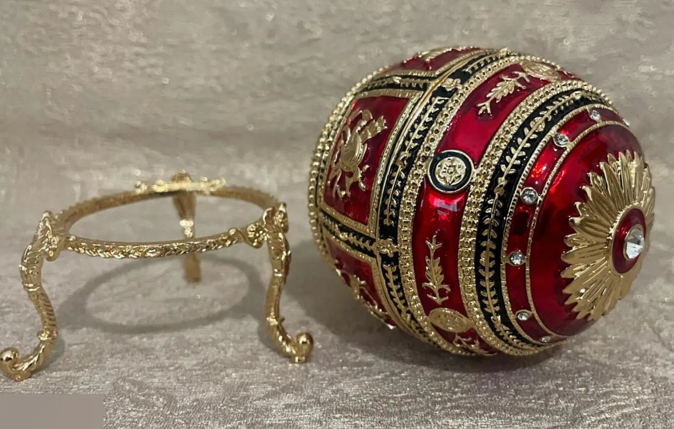 Императорское яйцо Фаберже "Наполеоновское", красное 4