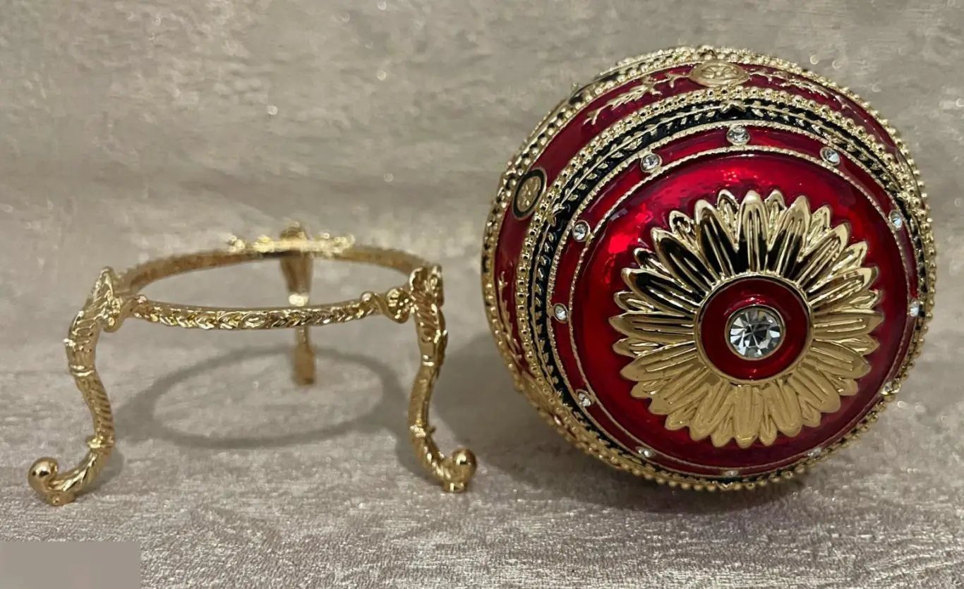 Императорское яйцо Фаберже "Наполеоновское", красное 5