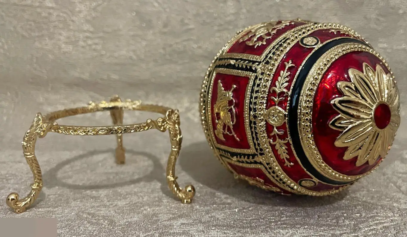 Императорское яйцо Фаберже "Наполеоновское", красное 6