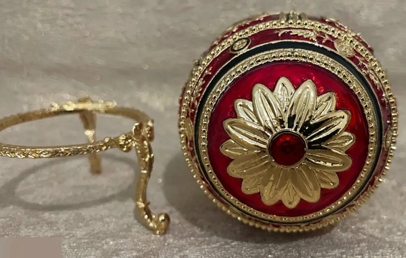 Императорское яйцо Фаберже "Наполеоновское", красное 7