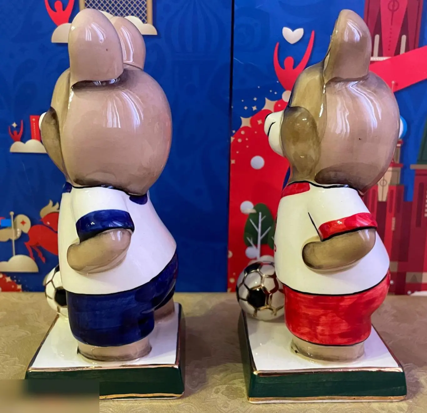 Олимпийский Мишка Футболист (красный). Олимпиада Москва 1980 3