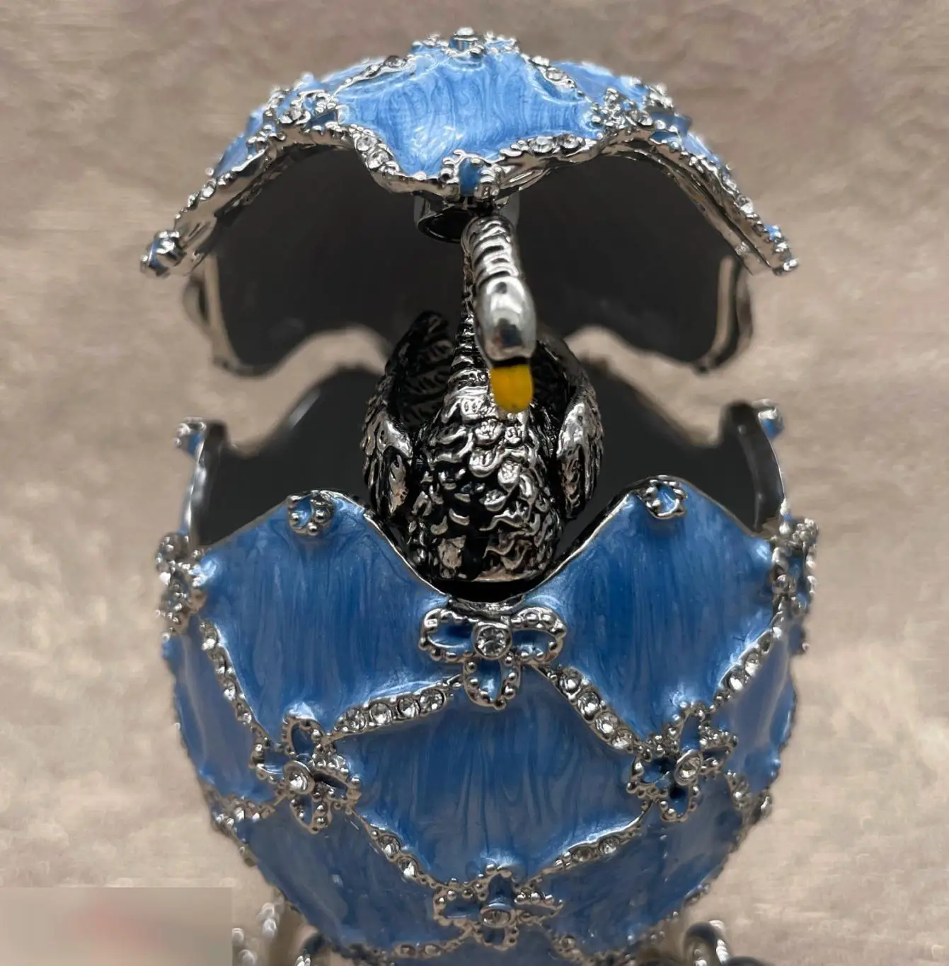 Яйцо Фаберже Лебедь. Лебединое озеро 4