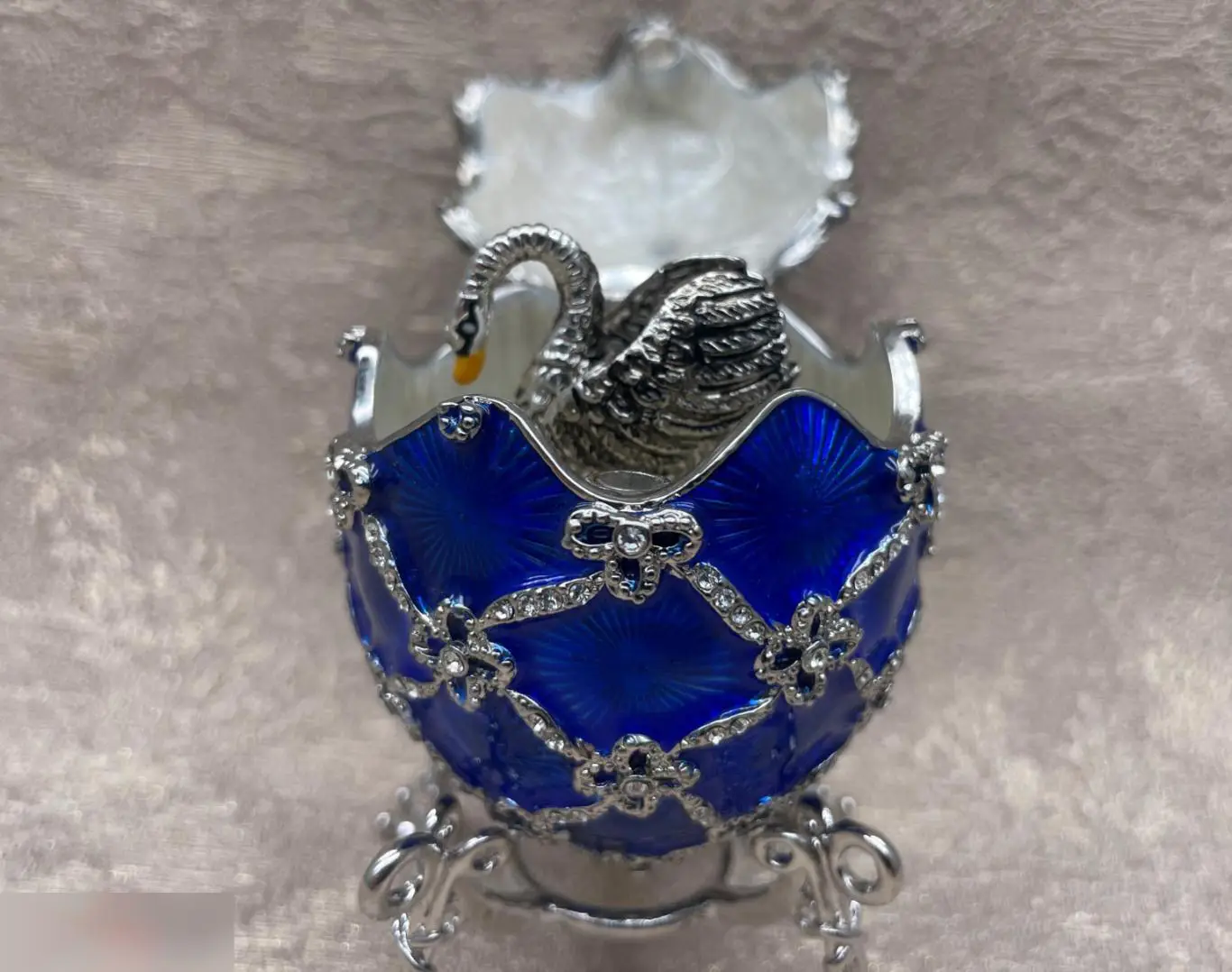 Яйцо Фаберже Лебедь. Лебединое озеро