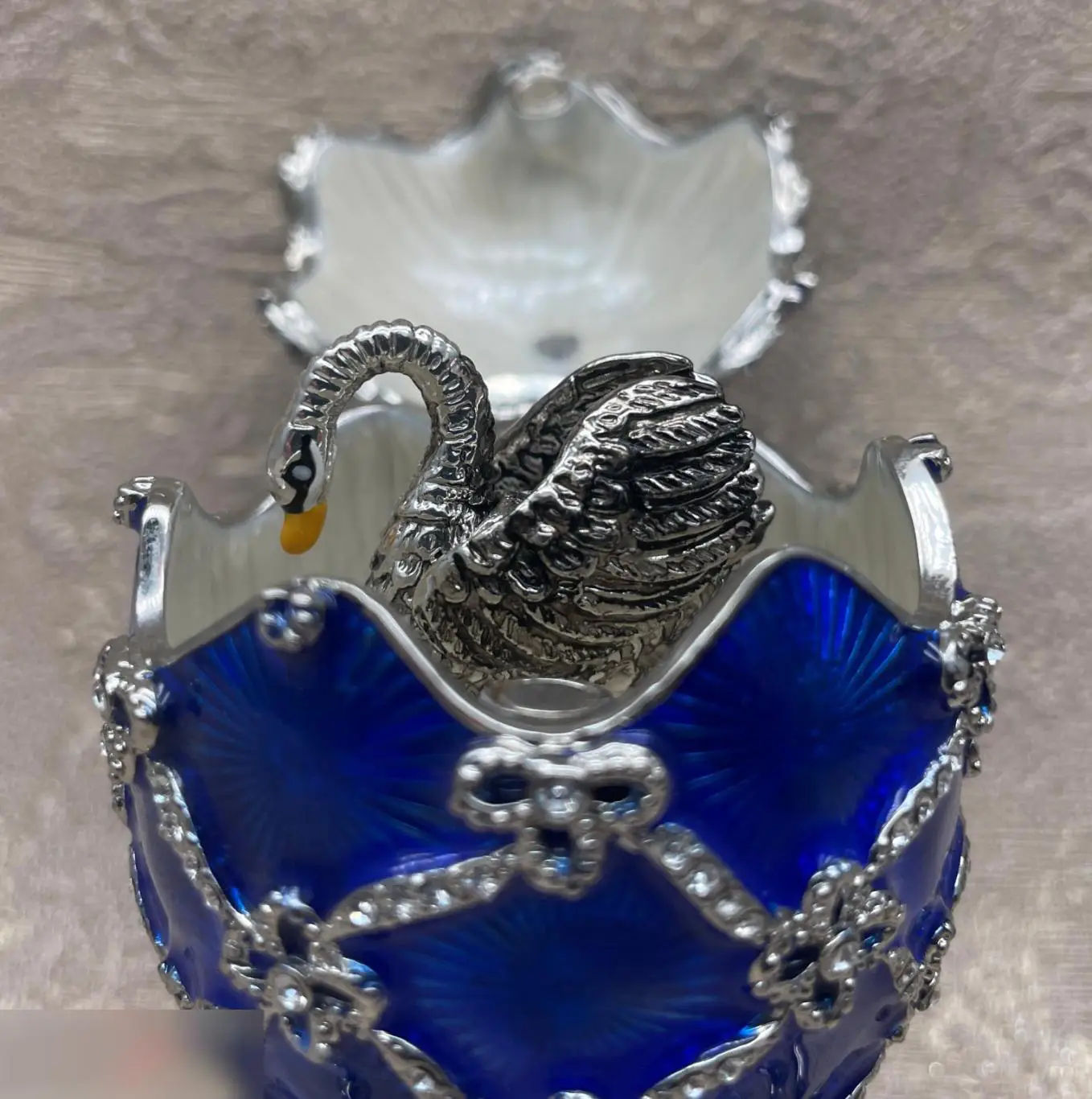 Яйцо Фаберже Лебедь. Лебединое озеро 4