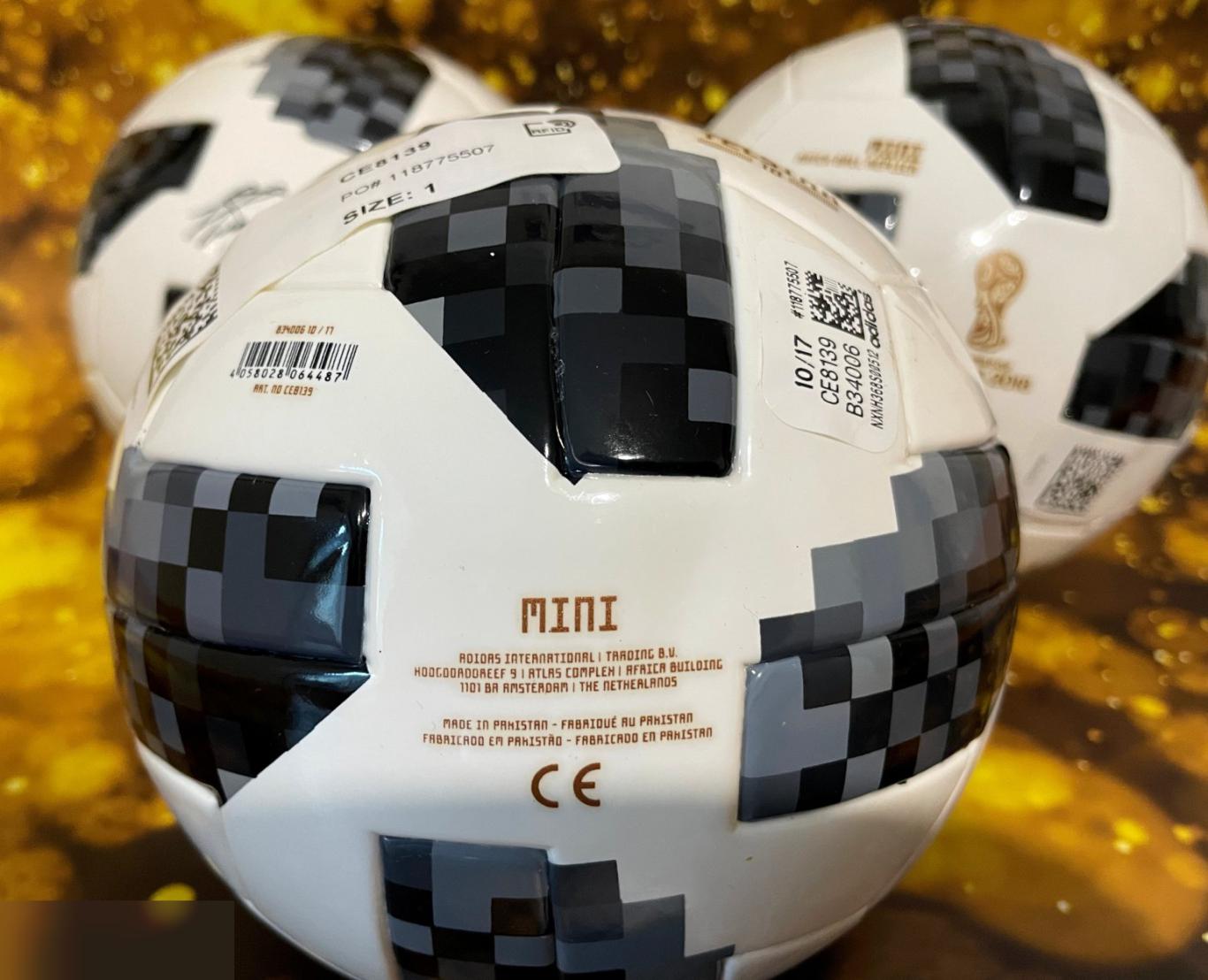 Коллекционный мяч Mini Adidas Telstar 2018 c автографом 4