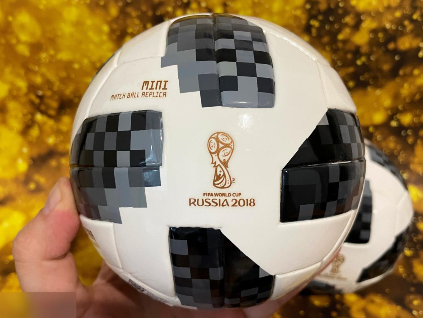 Коллекционный мяч Mini Adidas Telstar 2018 c автографом 6