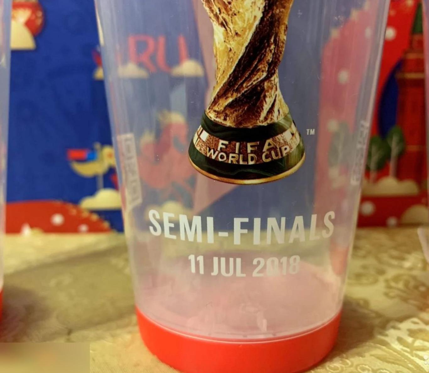 Стаканы BUD Бад с Полуфинала (мигающие). Чемпионат мира 2018 1