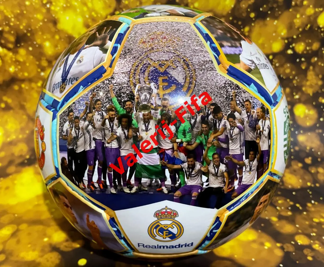 Коллекционный мяч с Криштиану Роналду 2