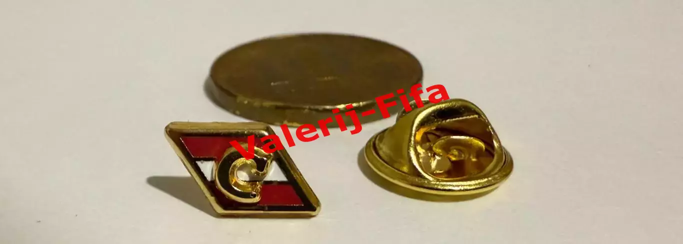 Официальный значок фрачник Спартак 3