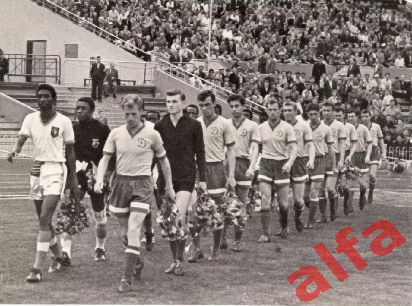 Динамо Москвы выходит на матч с командой Блэк Стар (Гана)