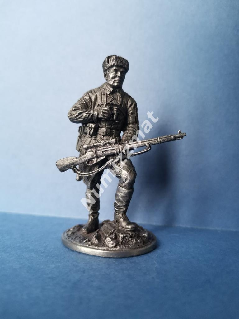 Оловянная миниатюра. 54 мм. Снайпер 1047-го стрелкового полка Василий Зайцев