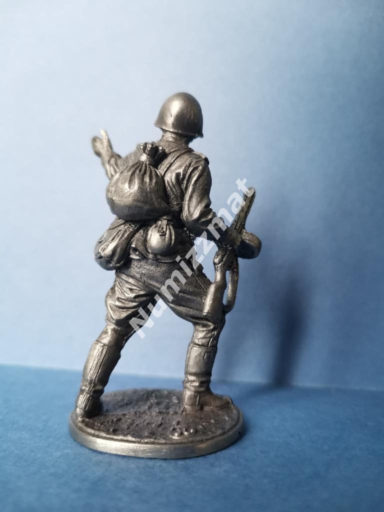 Оловянная миниатюра. 54 мм. Гвардии рядовой Красной Армии 1