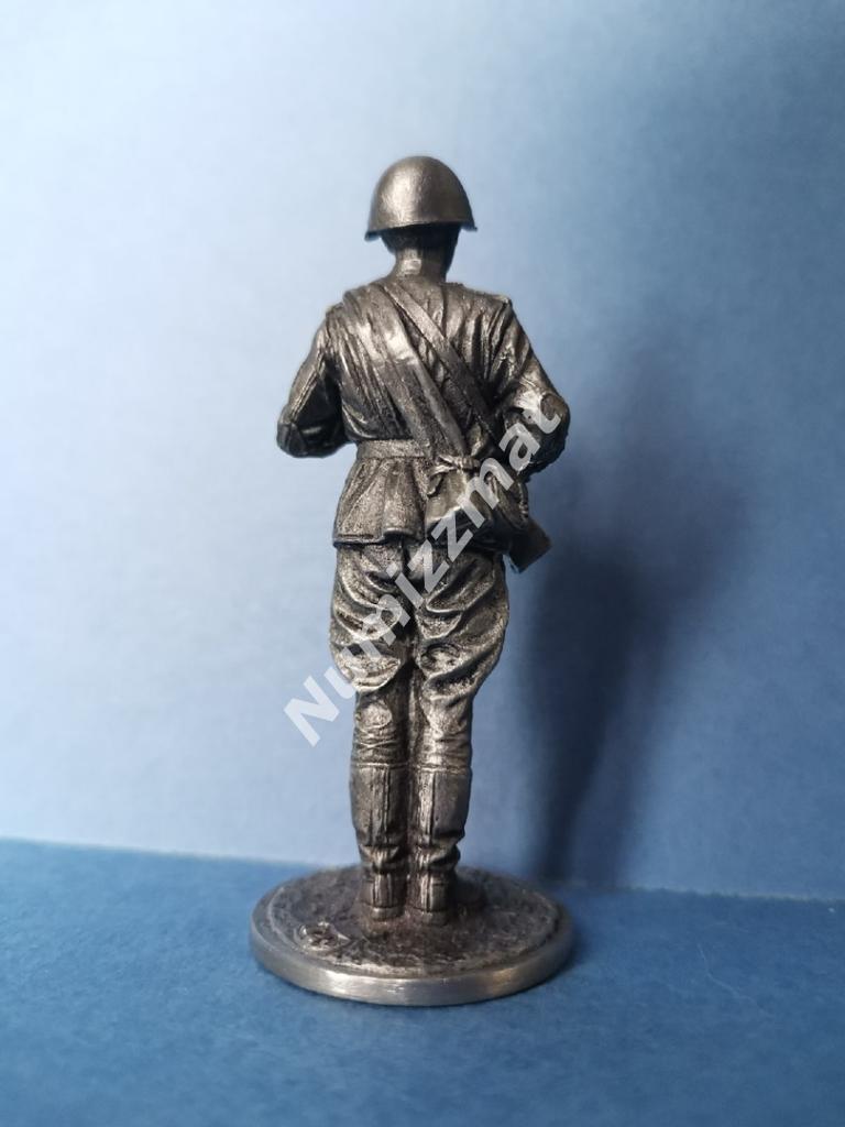 Оловянная миниатюра. 54 мм. Гвардии красноармеец с ППШ. 1943-45 гг 1