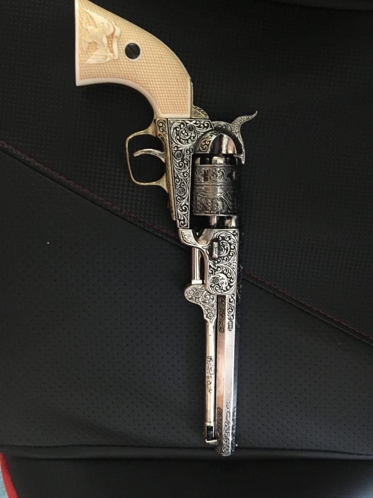 Макет револьвер морского офицера, Кольт, под кость (США, 1851 г.) DE-1040-B