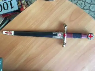 Кинжал Небесный рыцарь в ножнах