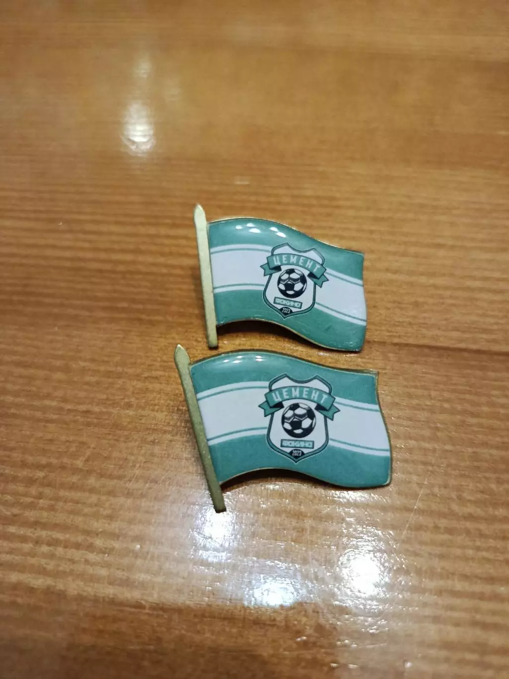 Официальный значок ФК Цемент, город Фокино, Брянская область. Редкий.