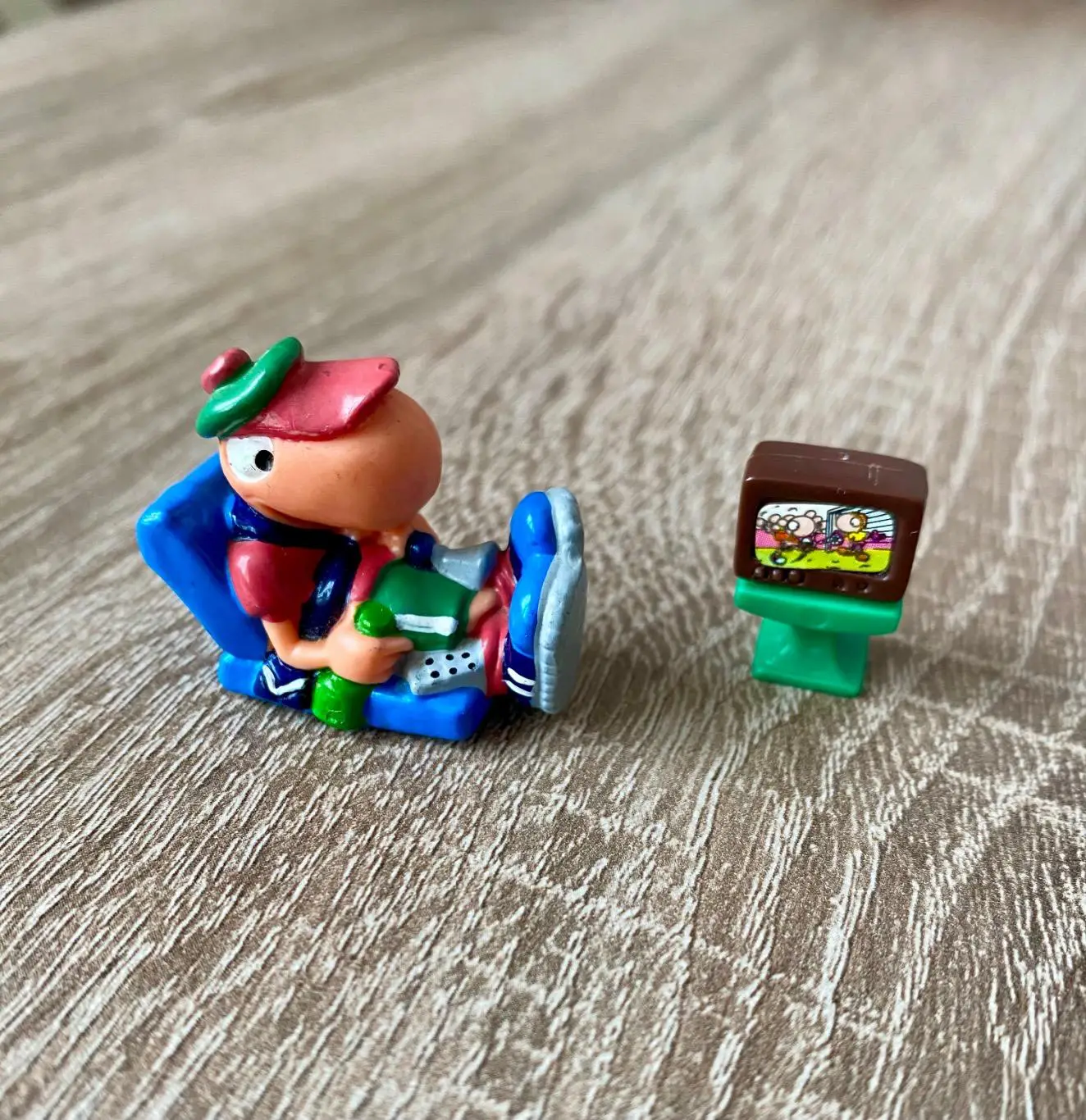 Фигурка Муравей и телевизор. Муравьи-спортсмены «Bill Body der Super Sportler»