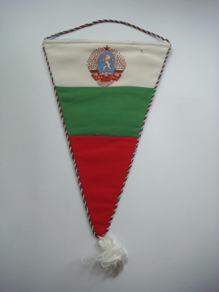 Вымпел + значок ВИФ Болгария времён СССР.