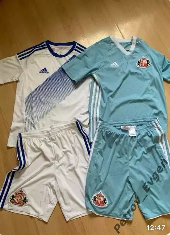 Два комплекта форма Сандерленд.