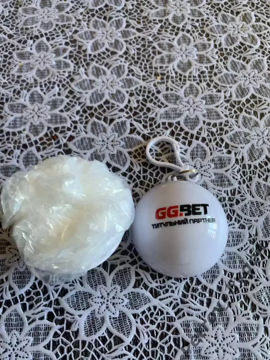 Плащь плюс футляр Динамо Киев. 1