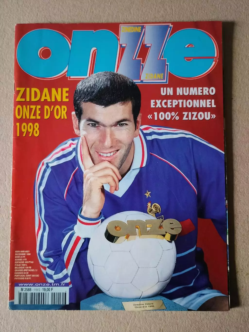 Onze mondial n.119/ 1998-Отсутствуют карты Onze + poster A2..