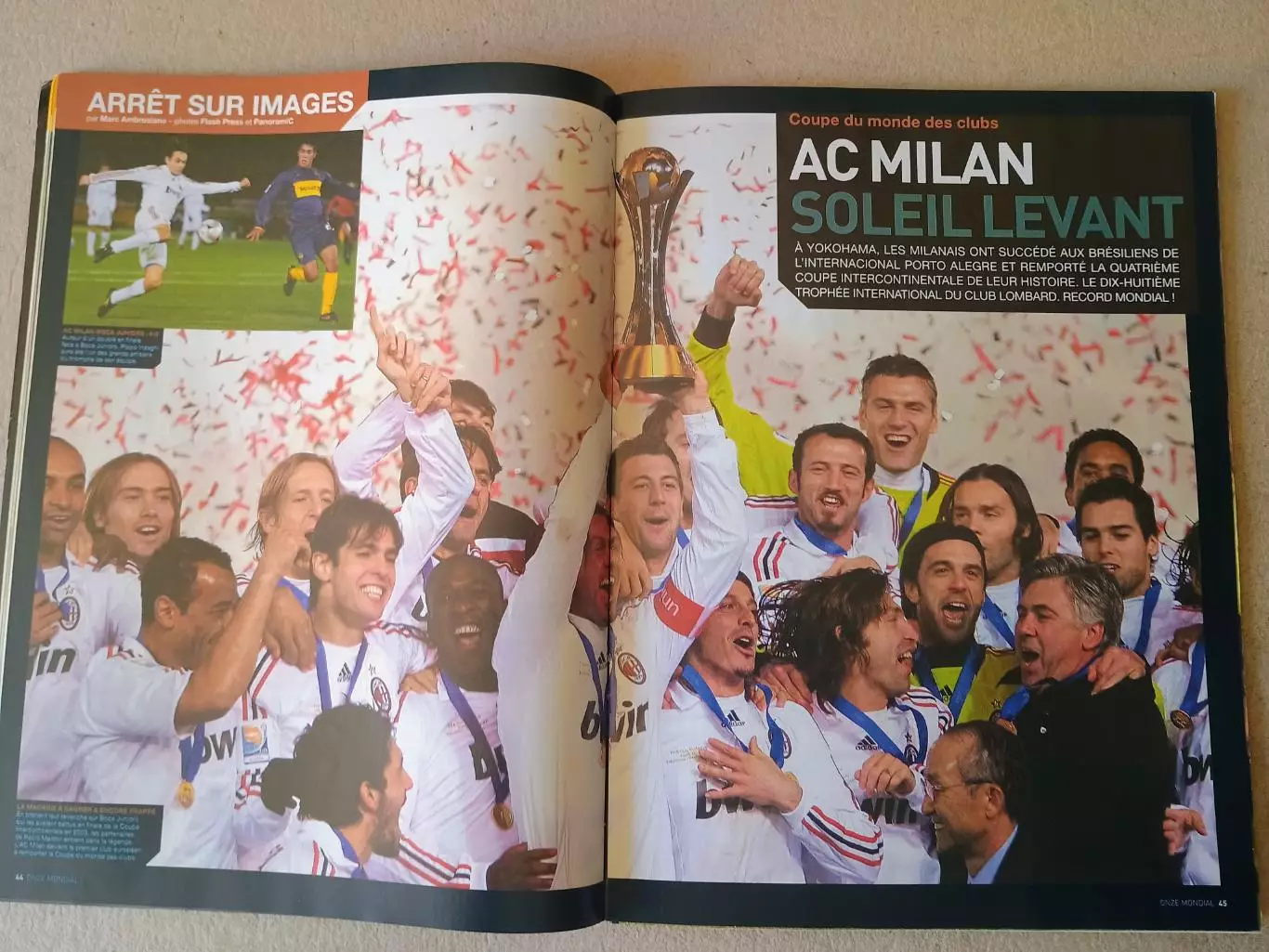 Onze mondial n.228/ 2008 -Отсутствуют карты Onze + poster A2.. 2