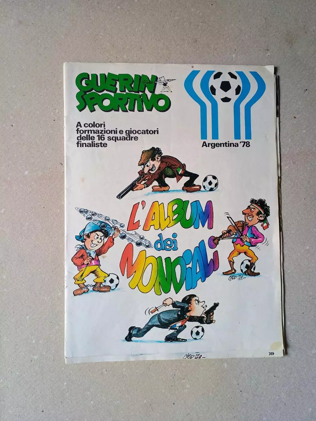 Неполный журнал Guerin Sportivo.